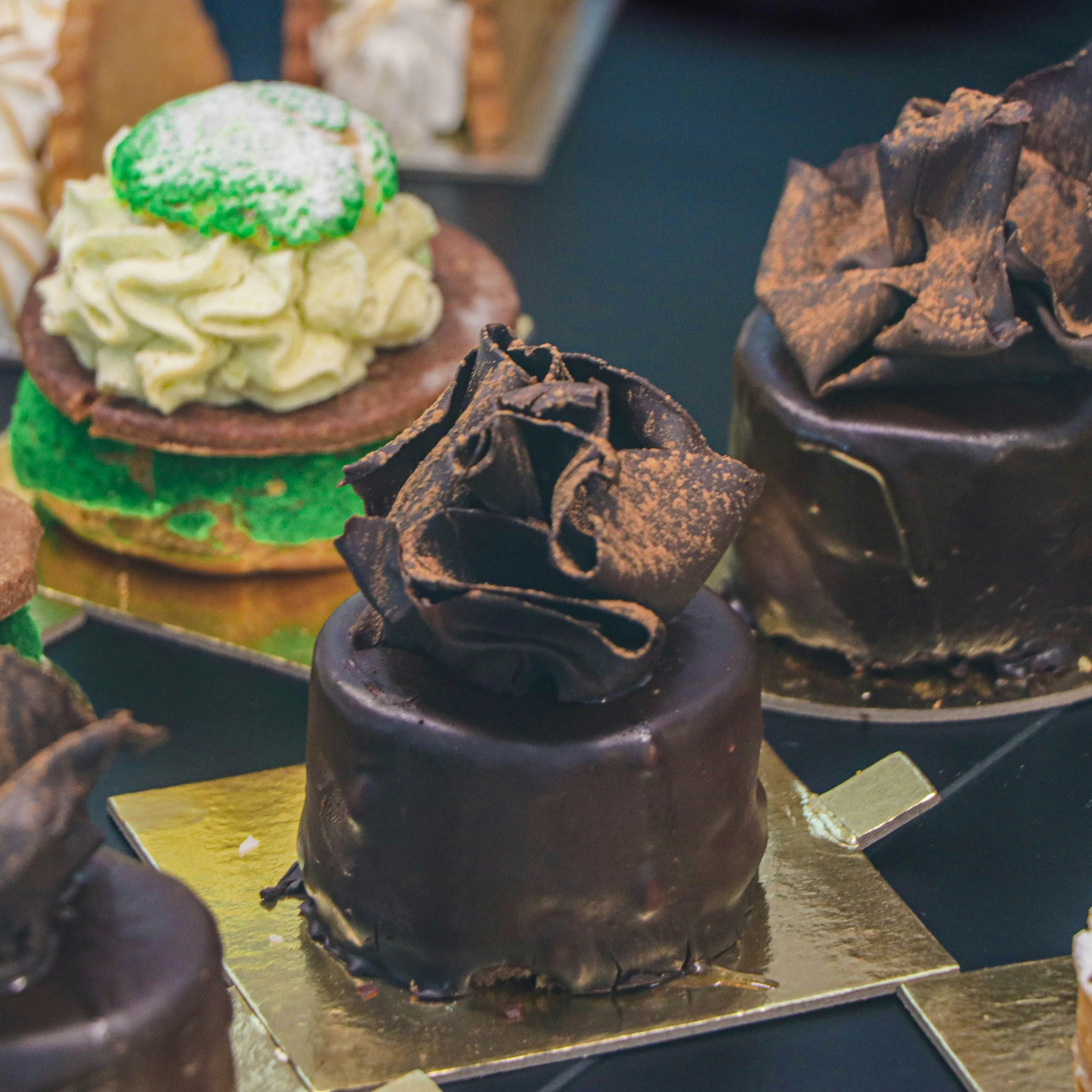 /images/bakery/minis/emmanuel-zua-9dSUILutV7Y-unsplash.webp