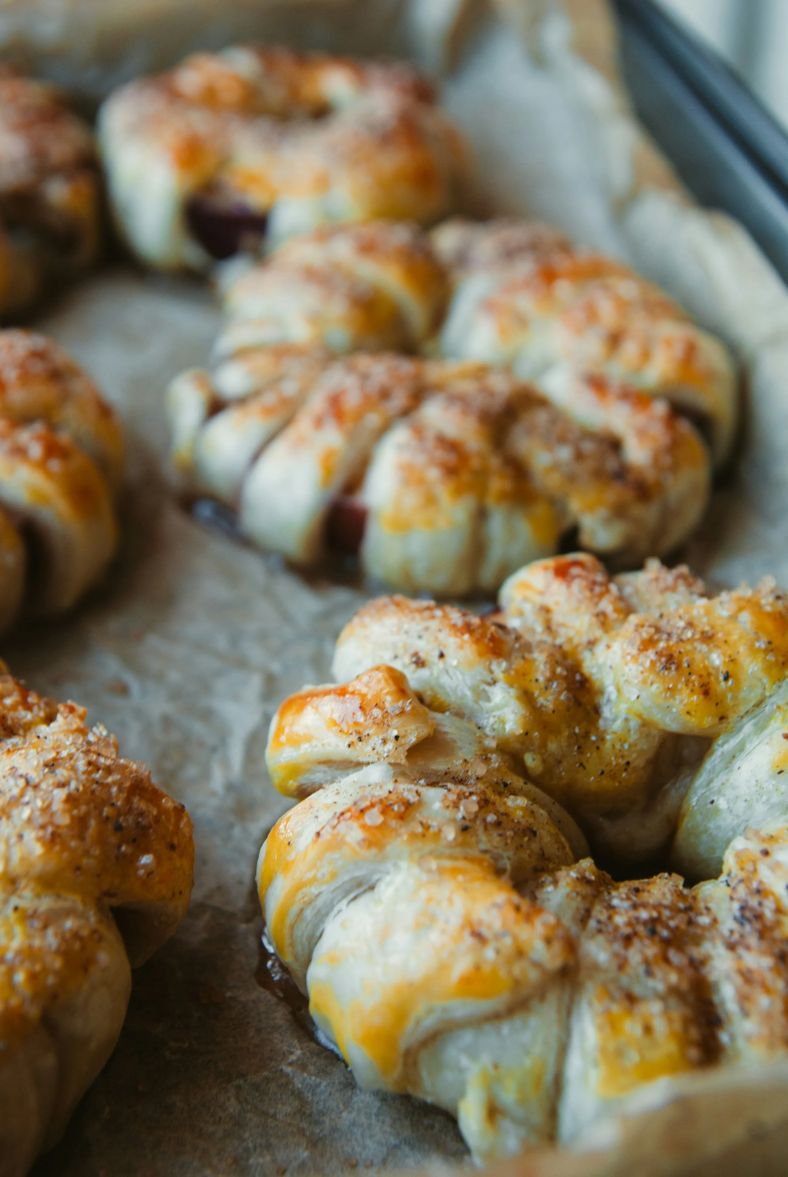 /images/bakery/minis/moon-moons-NDHKerWXHAk-unsplash.webp
